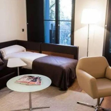Izaka Apartments D377 Barcelona Bagian luar foto