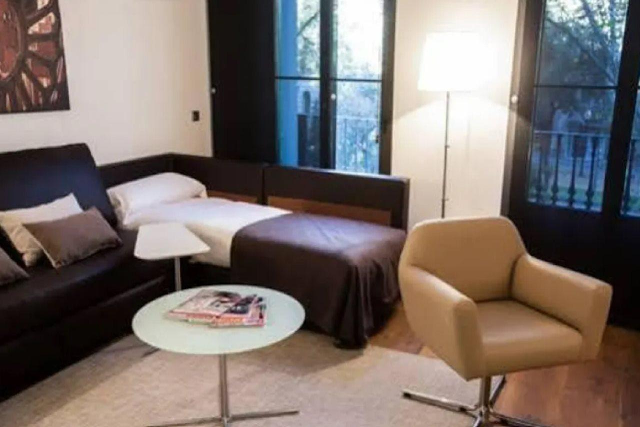 Izaka Apartments D377 Barcelona Bagian luar foto